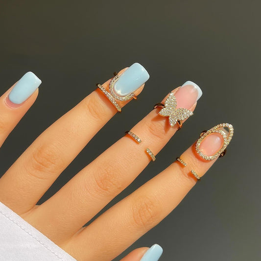 Micro inlaid zircon nail cap ring, with individual temperament. It is a wearable nail art piece. The detachable false nail ring combines fashion and convenience.