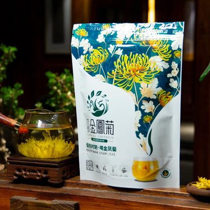 Chrysanthemum tea is produced in Guizhou Province, China at an altitude of 2,900 meters. It has the effects of dispelling wind and heat, clearing the liver and improving eyesight, detoxifying and reducing inflammation. It is a must-have at home.